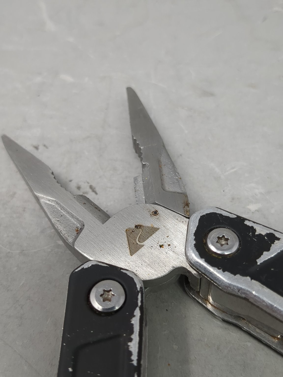Black Weathered Multi-Tool Camping Knives & Tools with Pliers 10 Tools