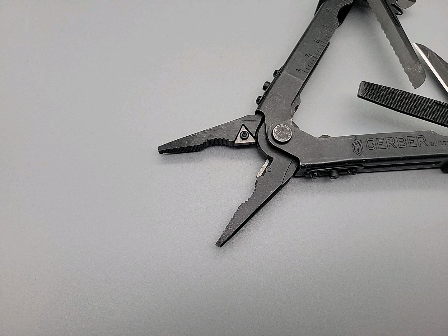 Gerber Multiplier MP600 Multi-Tool Black – Needle Nose Pliers – Carbide Cutters