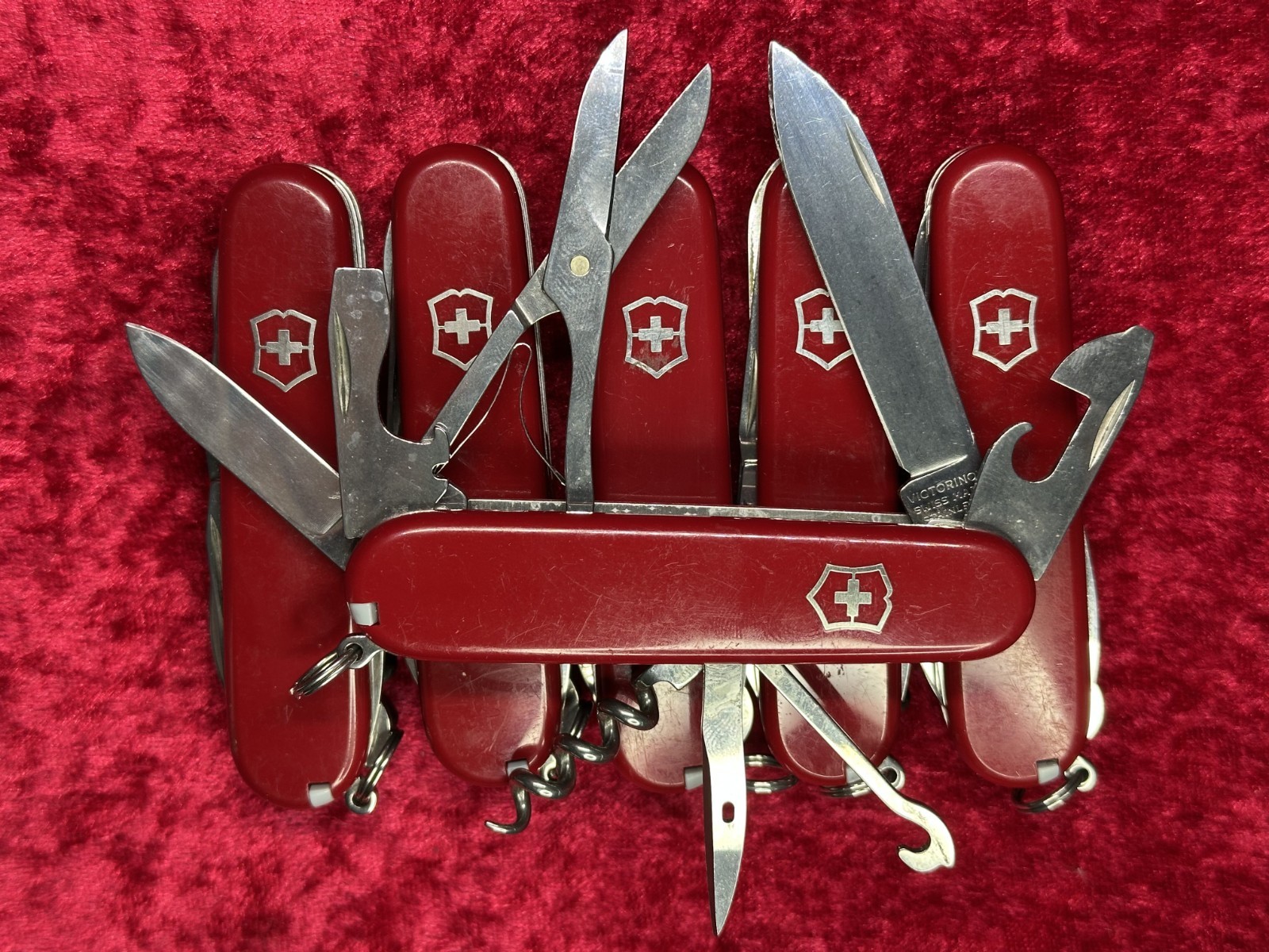 Victorinox Climber Red Swiss Army Knife 11 Tool 3 Layer Random Pick (183)