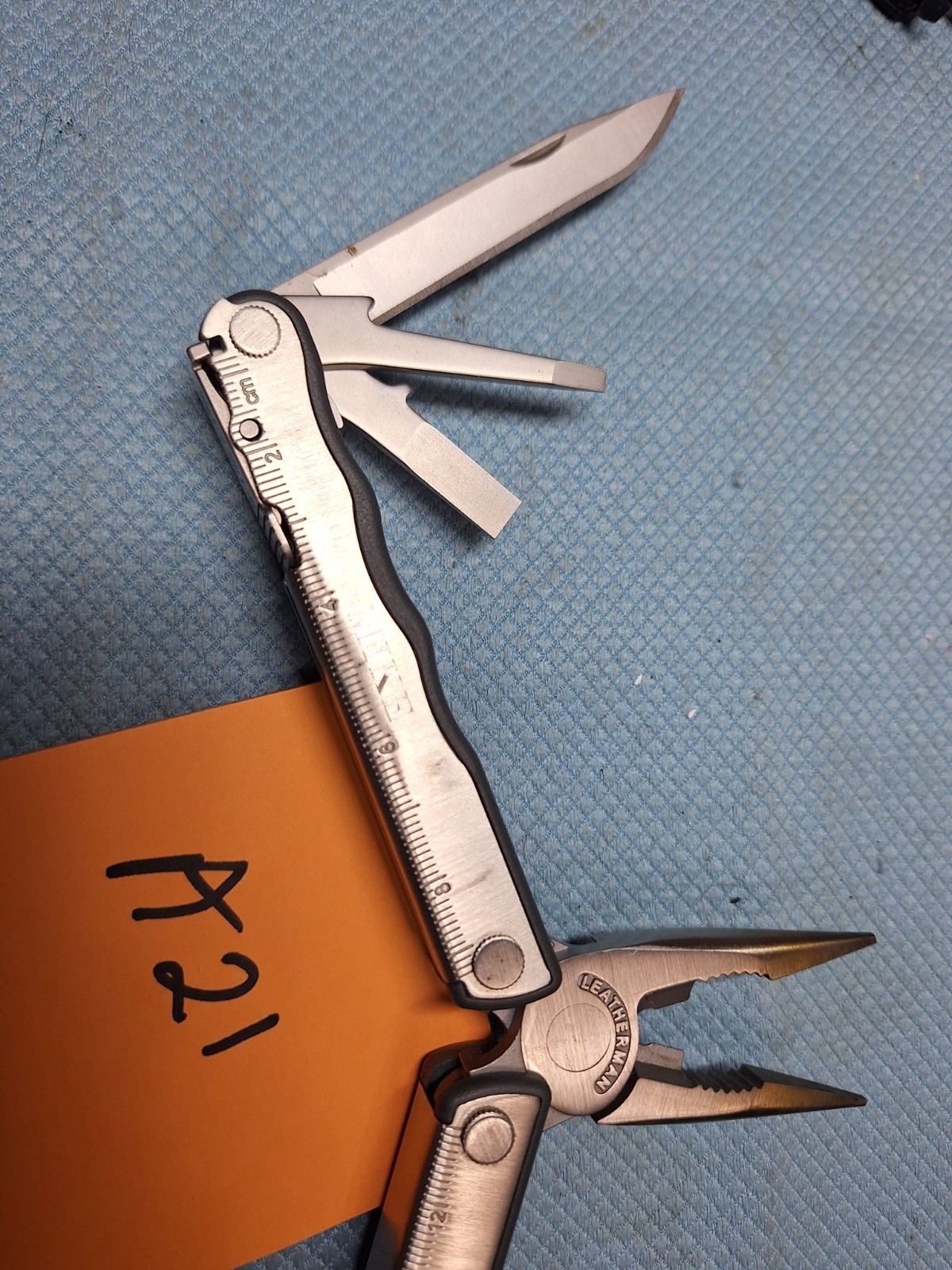 1 LEATHERMAN FUSE Multi Tool Camping Fishing EXCELLENT LOT A21