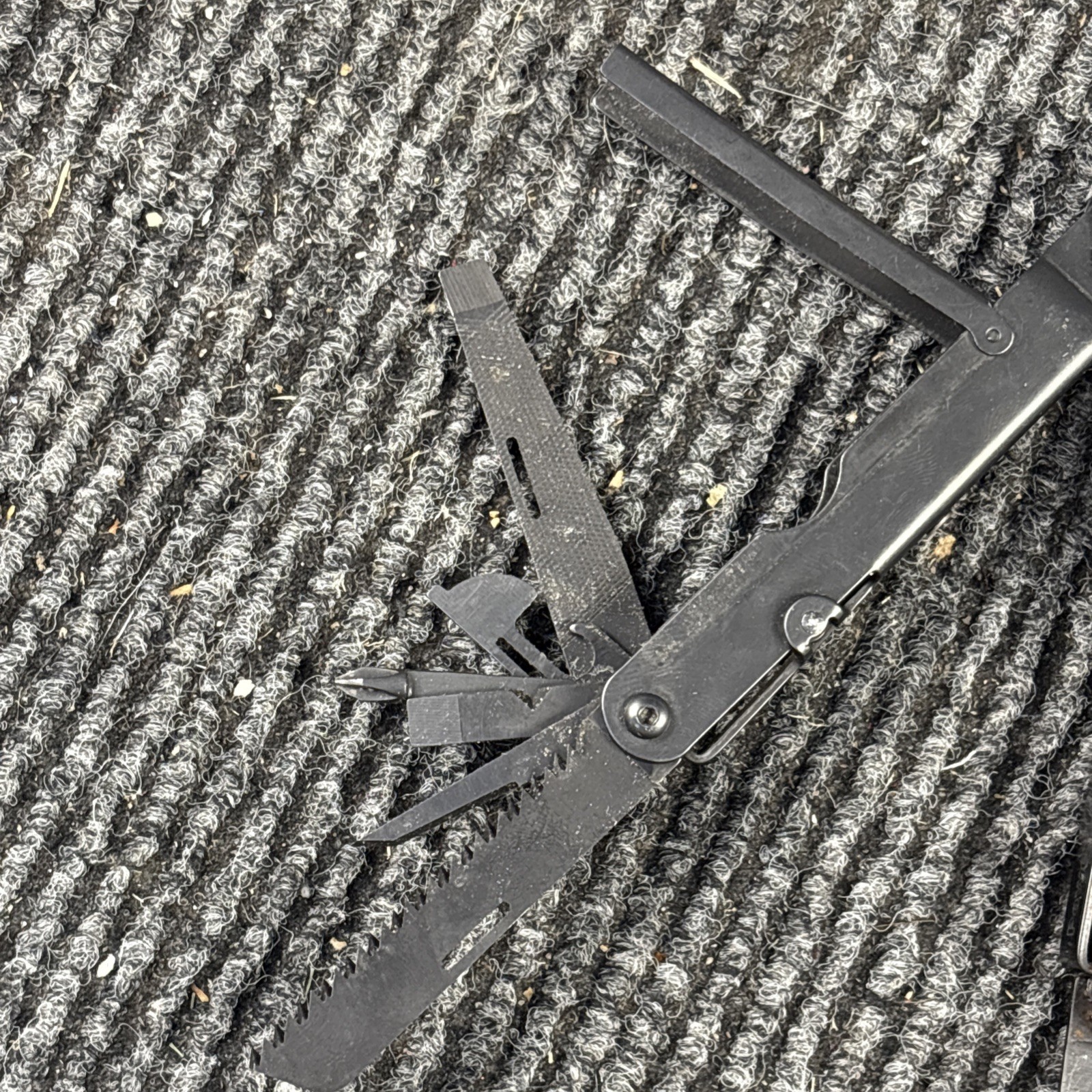 SOG PowerLock Multi Tool! BLACK! (401)