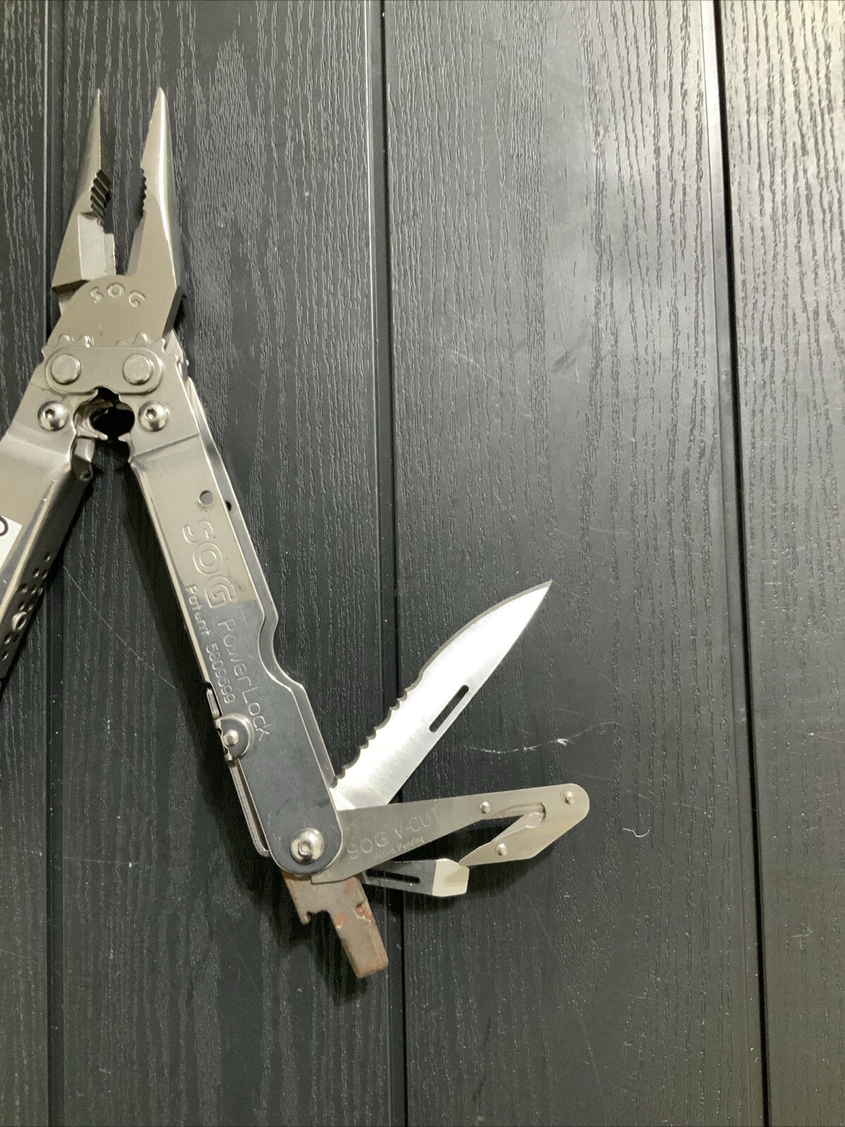 SOG PowerLock Multi tool Black – C11