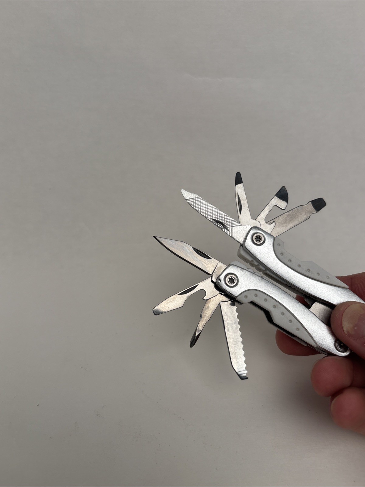 Lot Of 4 Different Function Multi-Tools Winchester Nail Clipper & Wood Grain