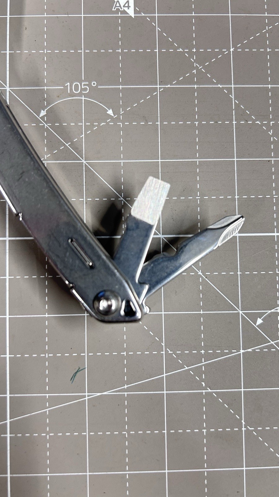 LEATHERMAN Wingman 14 in 1 Multitool W/ Spring-Action Pliers & Scissors Silver