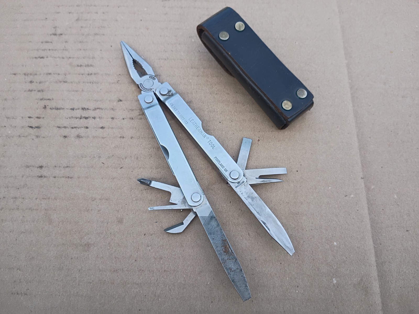 AS-IS Broken Blade Vintage 0693 Leatherman Multi-Tool Leather Pouch Parts Repair