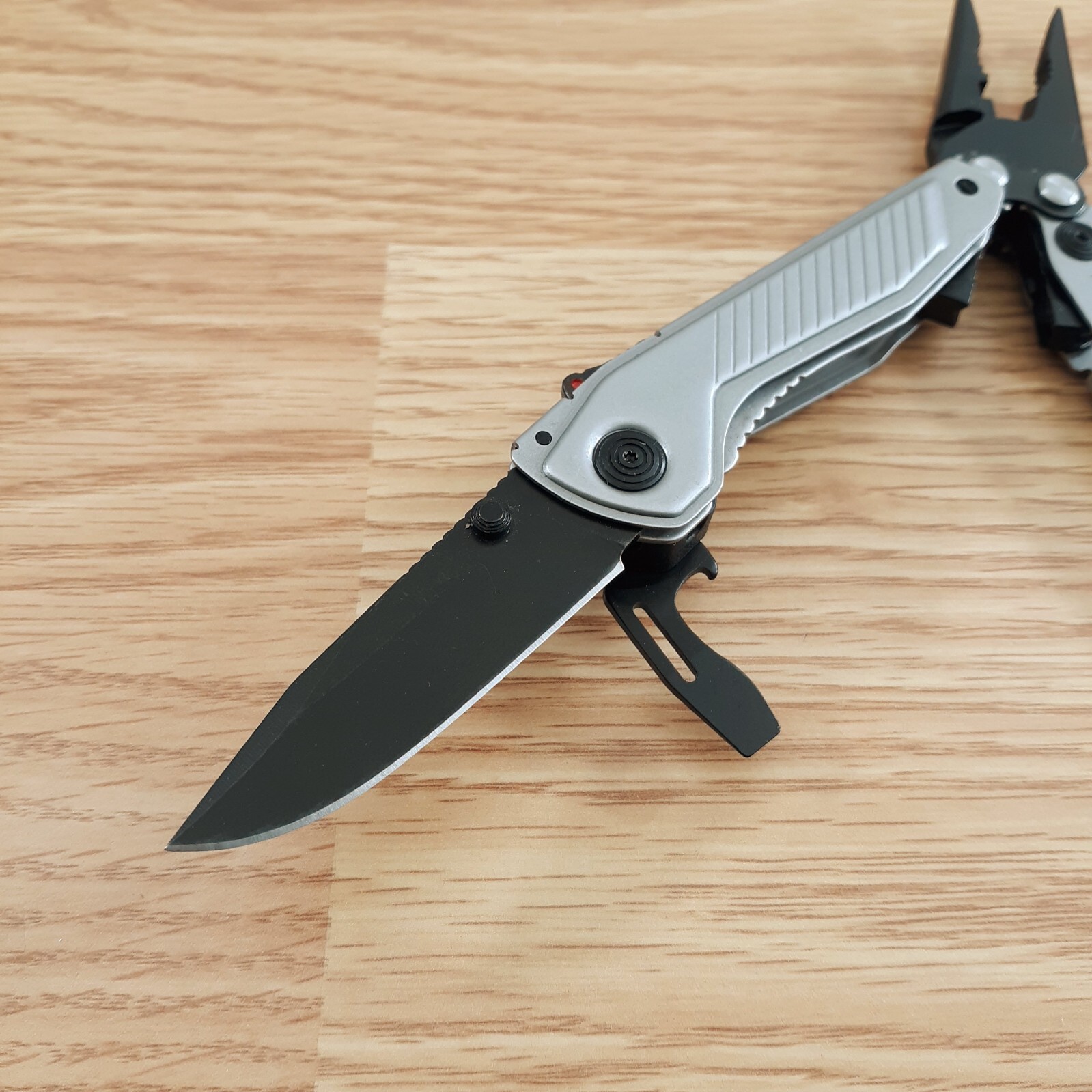 SOG Flash MT Linerlock Multi-Tool D2 Tool Steel Blade Stainless Steel Handle