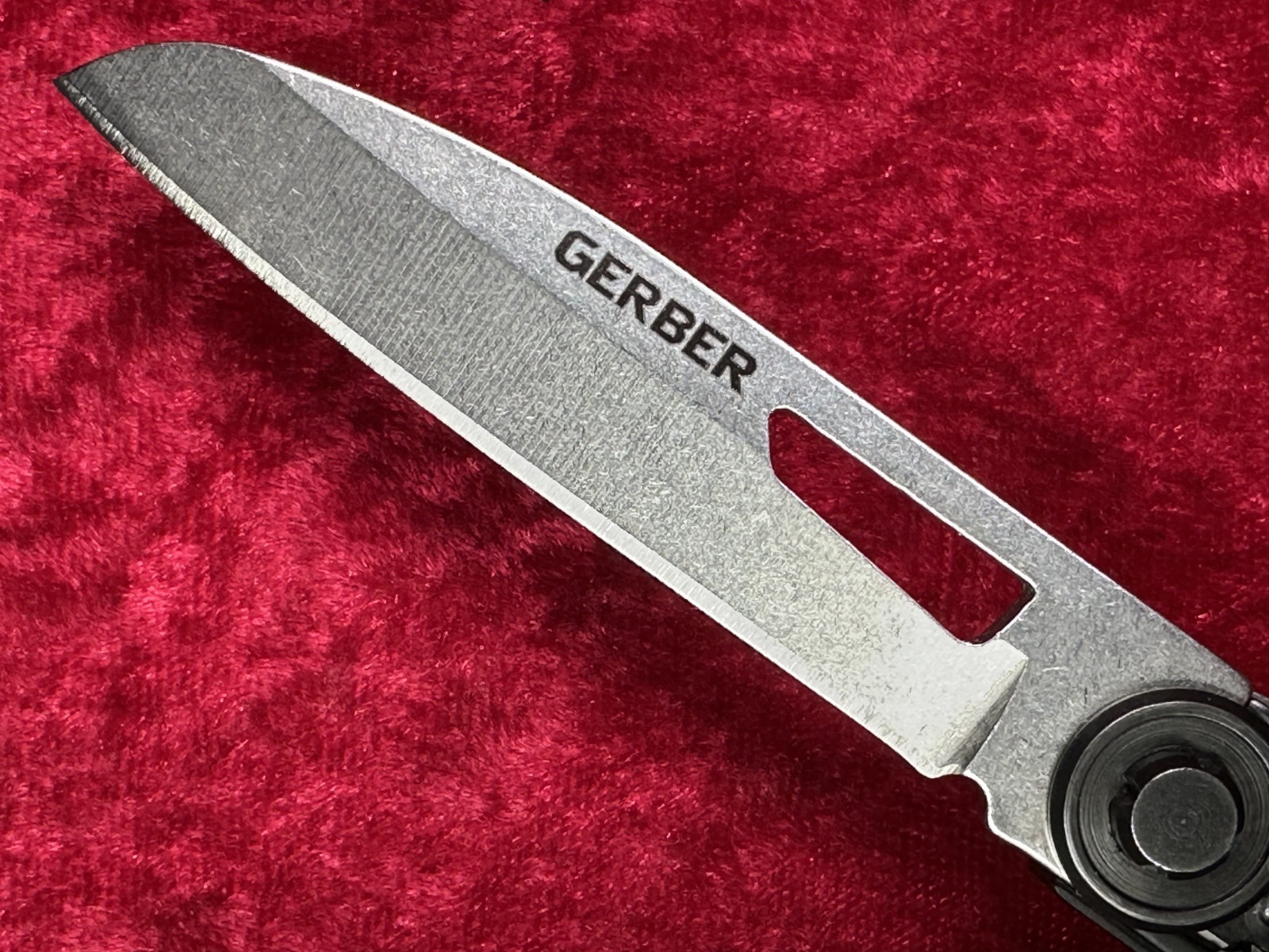 Gerber Armbar Trade Onyx Multi-Tool 6 Tool Knife Bit Holder w/Pocket Clip (582)