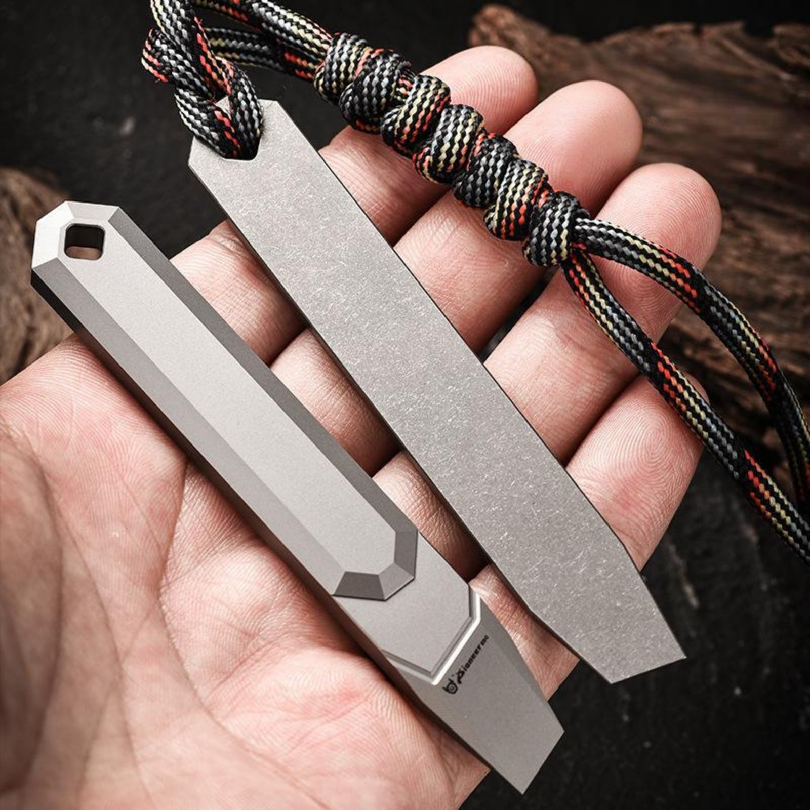 Titanium Alloy EDC Pry Bar Multi Tool Keychain Bottle Opener Lightweight