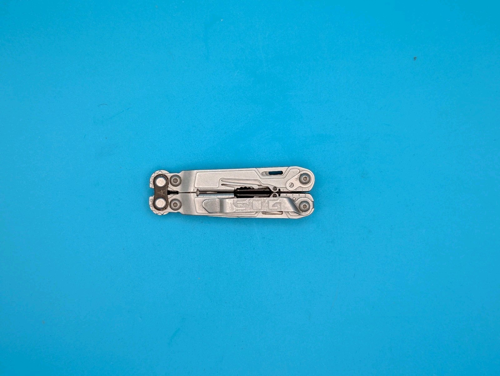 SOG PowerPint Tool Compact Lightweight Silver Multi-Tool!