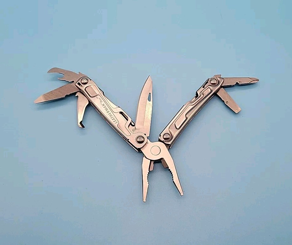 Leatherman Rev Multi-Tool – Pliers, Knife, Screwdrivers, Can Opener, File
