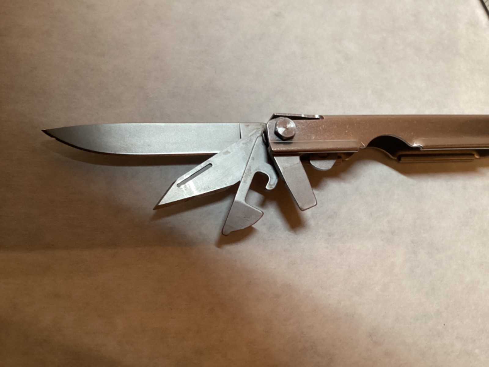 VTG 90’s Gerber Multi Tool w case Needlenose Pliers Screwdriver Knife Outdoors