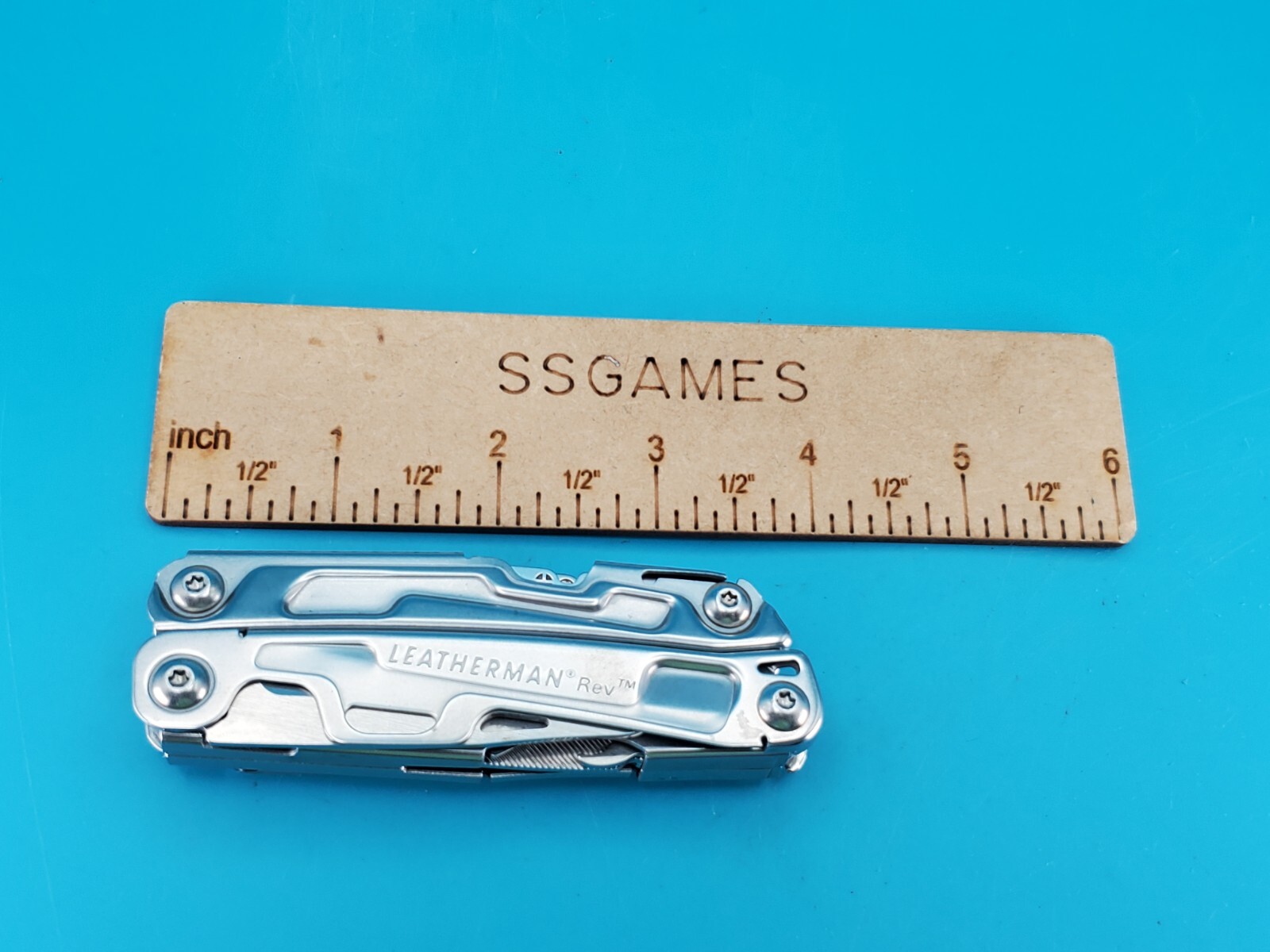 Leatherman Rev 3.8″ Multi-Tool, Stainless!