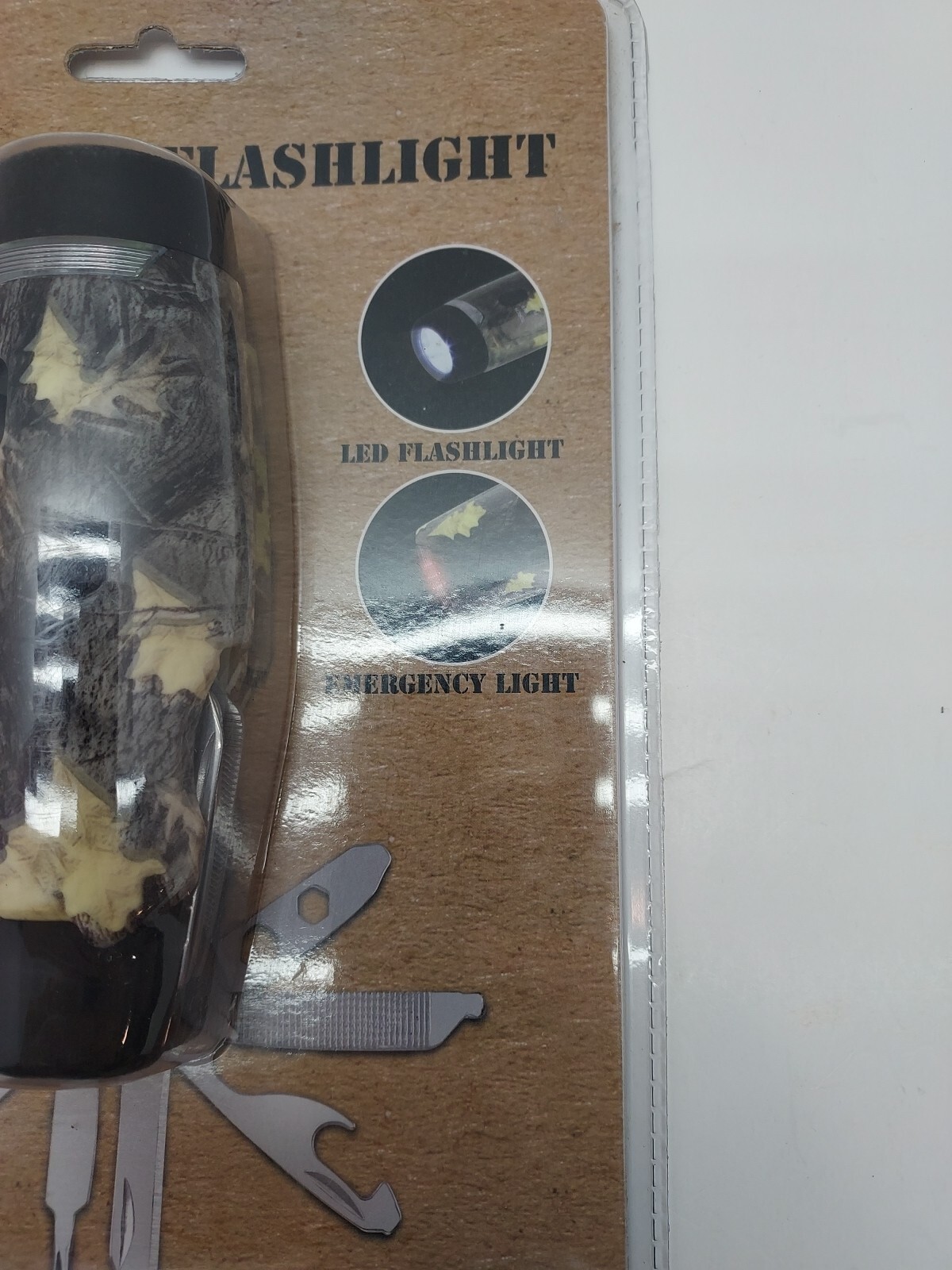 Fine Life Multi Tool Flashlight 25 Lumens Camo LED 13 Tools – Camping / Home Use