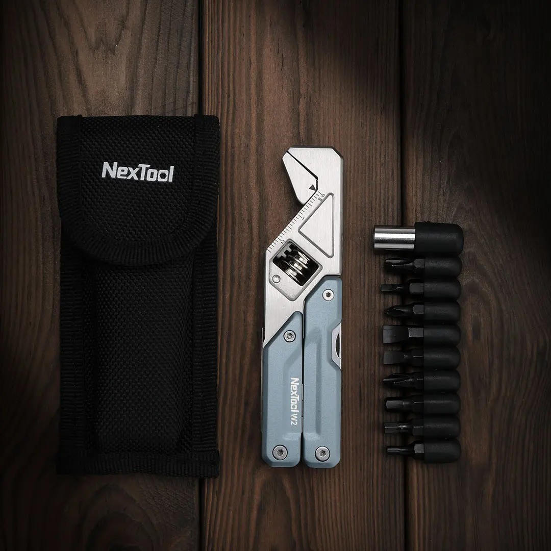 8 in 1 Multi Tool Pliers Folding Wrench Screwdriver EDC Tool