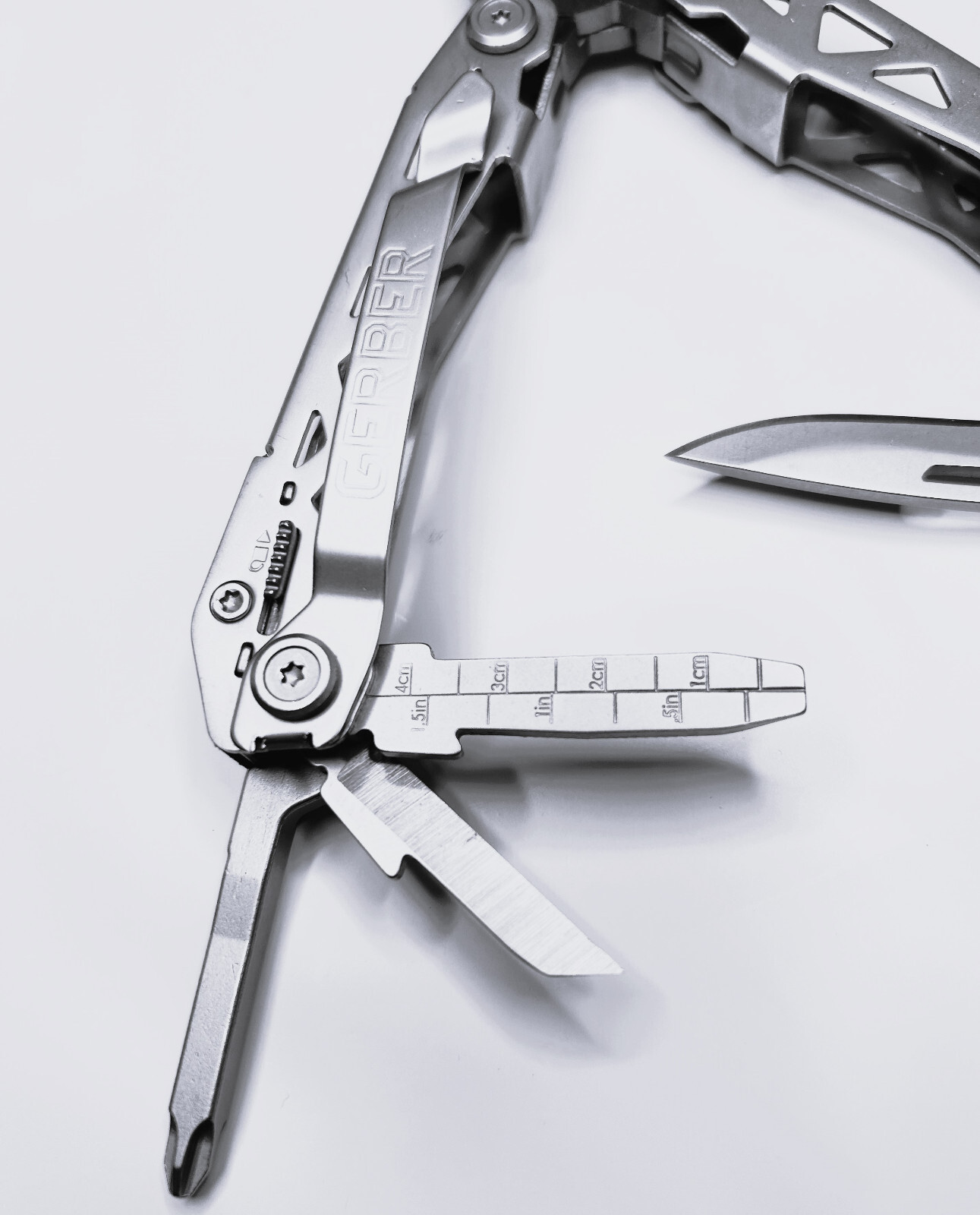 GERBER Suspension NXT Multi-Tool with Pocket Clip and 15 Funct