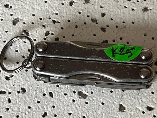 Retired Leatherman SQUIRT S4 Keychain Multi Tool Grey —-