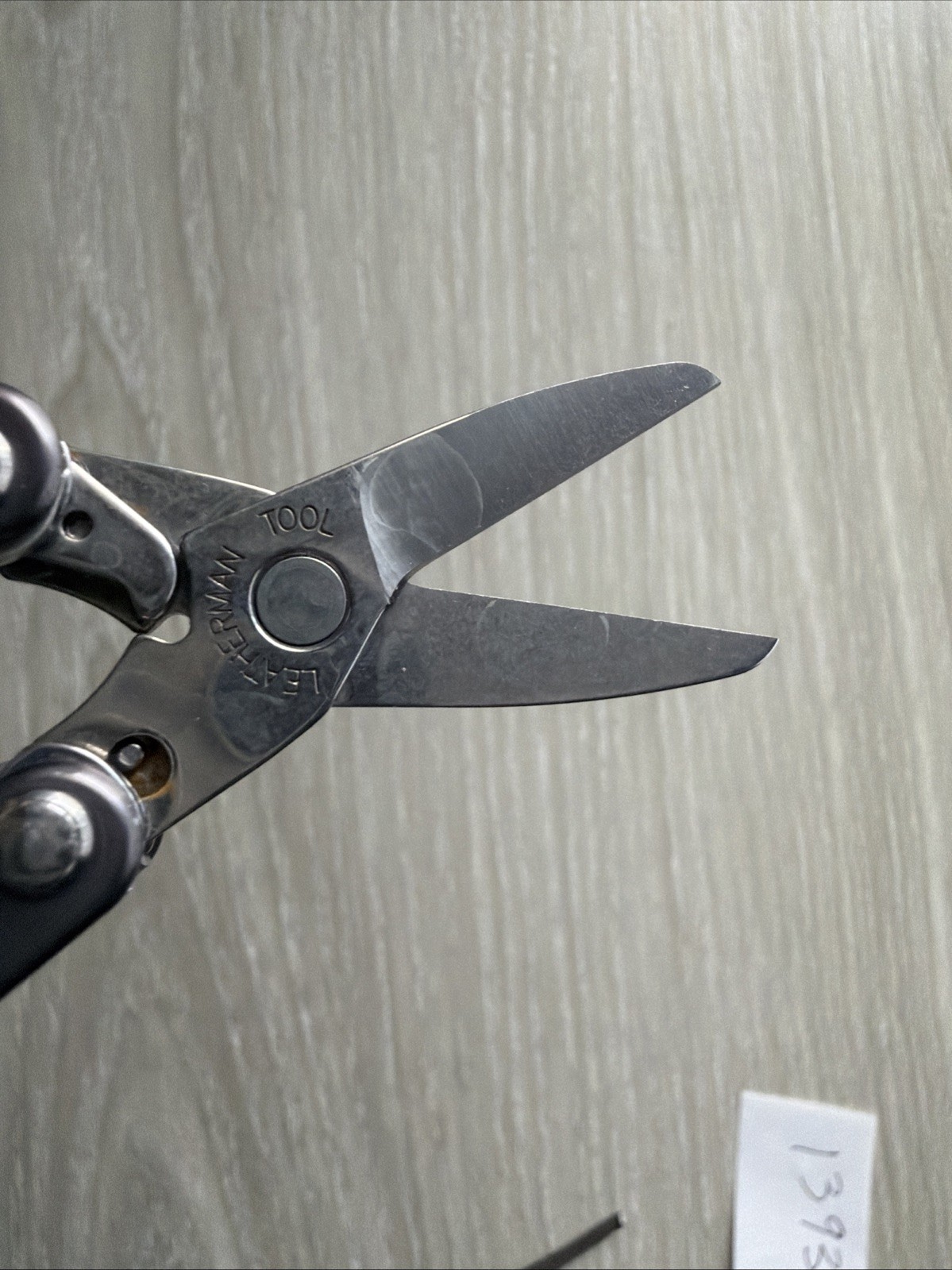 Leatherman Squirt S4 MultiTool Scissors Knife File Drivers Tweezer Gray
