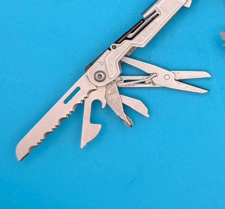 SOG PowerPint Tool Compact Lightweight Silver Multi-Tool!