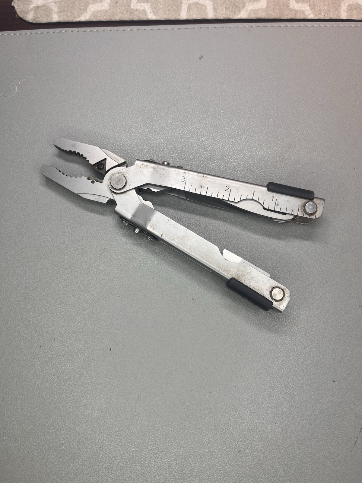 Gerber bluntnose with replaceable tungsten carbide cutters, wharncliffe blade