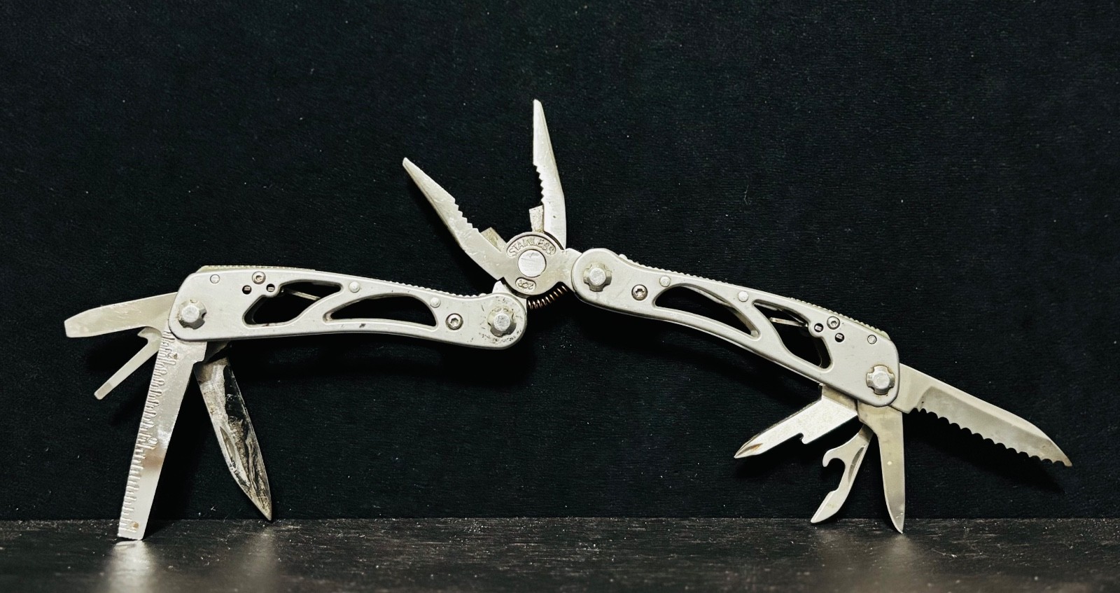 Winchester Multitool Pliers Knife Stainless Steel Multi Tool Folding Camping Too