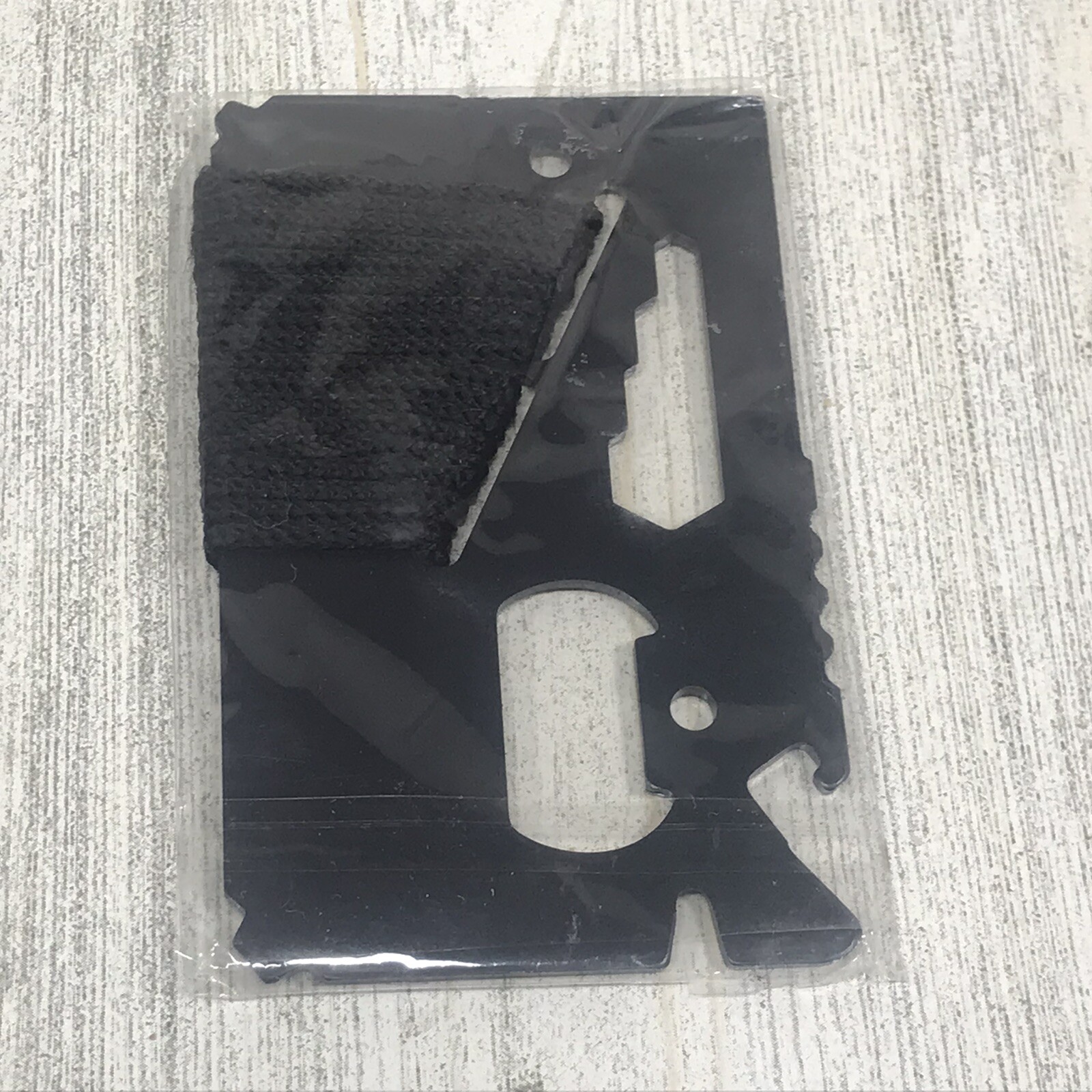 UNITED CUTLERY SURVIVAL CAMPING BOB M48 Kommando Pocket Rescue Tool Wallet Card