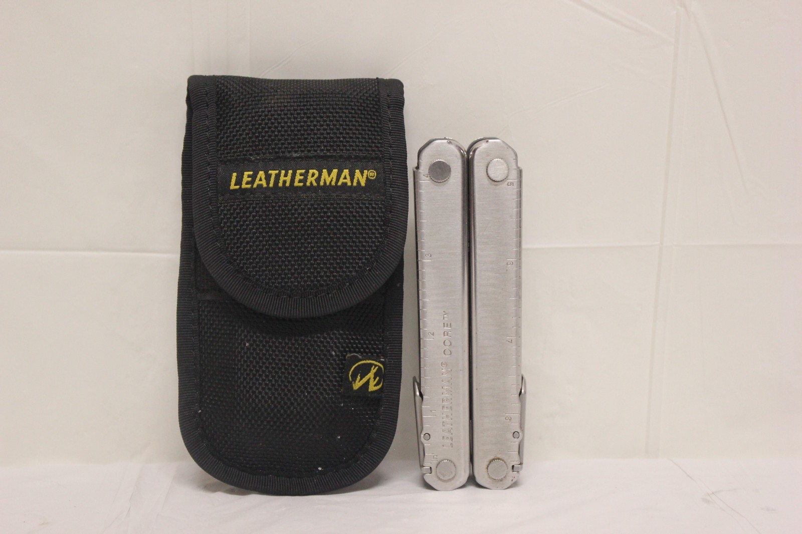 Leatherman Core Multi-Tool Stainless Steel Knife Pliers J11