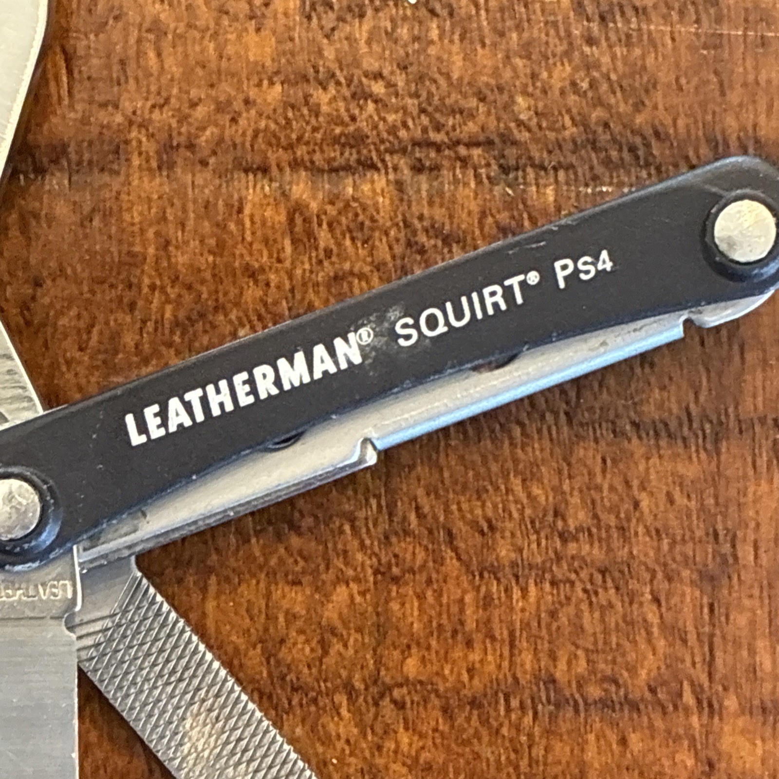 Leatherman Squirt PS4 Multi Tool, Knife, Pliers – Black – Excellent