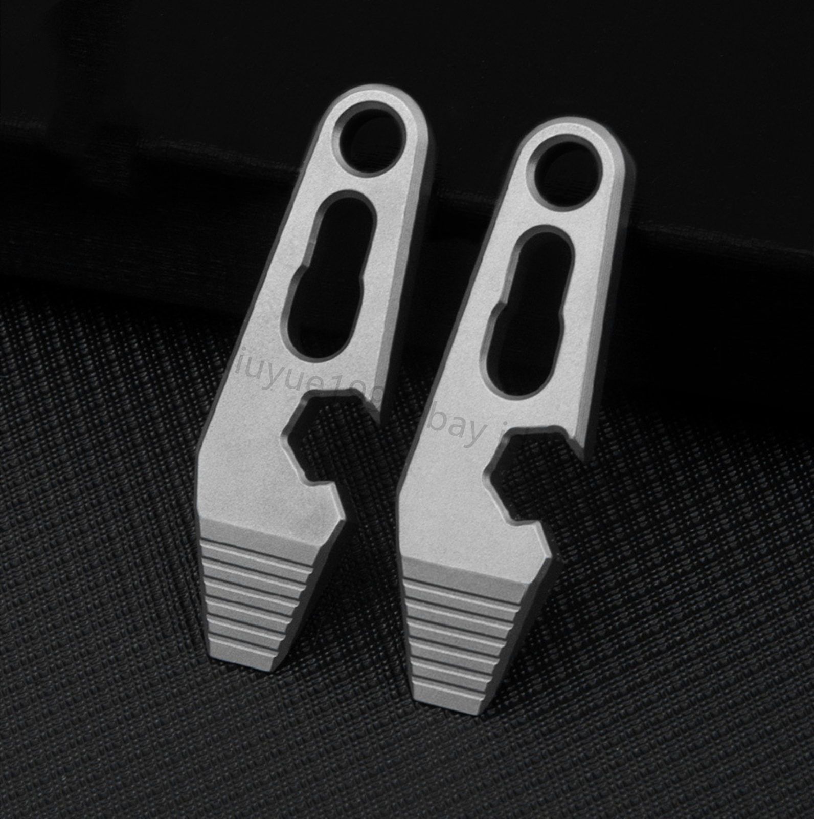 Mini Titanium Keychain Pry Bar Crowbar Necklace Pendant Pocket EDC Tool Outdoor