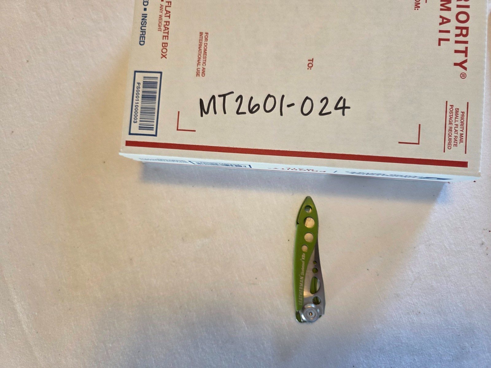 MT2601-024 – Leatherman Skeletool Multi-Tool + Case Free Shipping Used