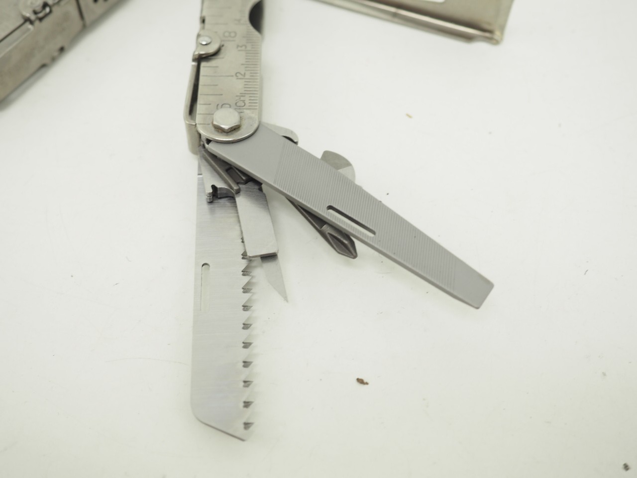 New! SOG Pocket Power Plier Folding Multi Tool w/ Box Made in USA Silver