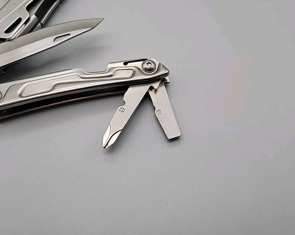 Leatherman Rev Multi-Tool – Pliers, Knife, Screwdrivers, Can Opener, File