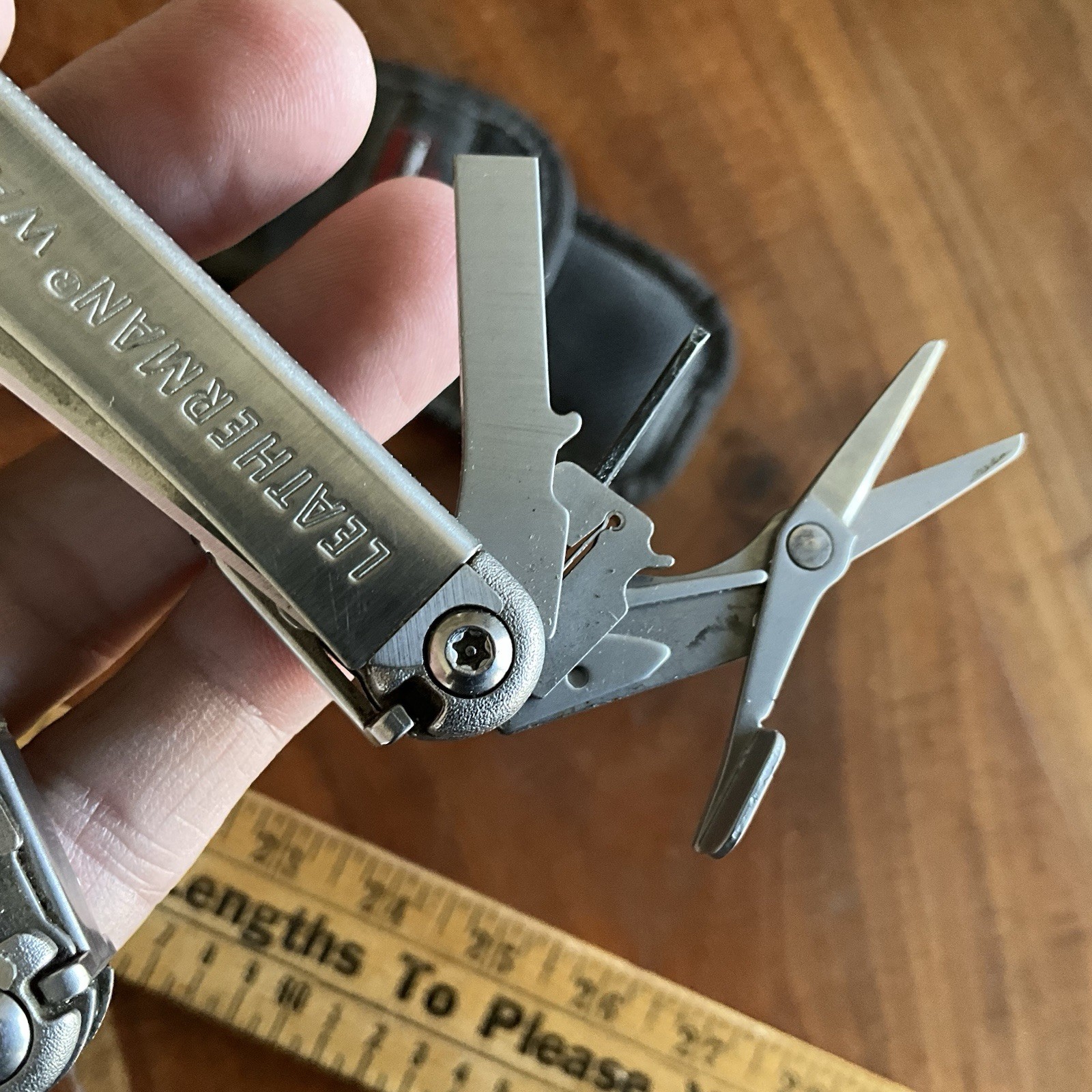 Leatherman WAVE Multi-Tool Date Code 0407 (Apr 2007) with Sheath