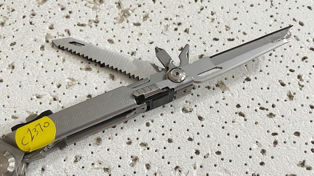 GERBER Flik Stainless Steel Silver MULTI-PLIER Multi Tool Pliers,Knife,Scissors-