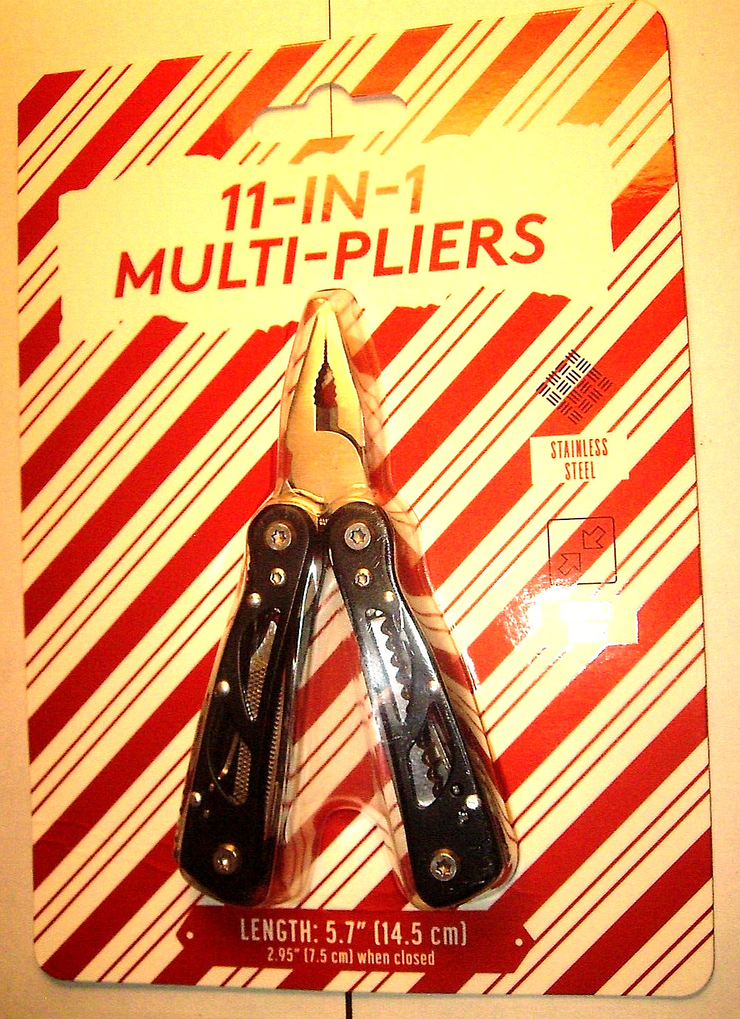 JCPENNEY 11 IN ONE MULTI-PLIERS CHRISTMAS EXCLUSIVE TOOL NEW ON SEALED CARD