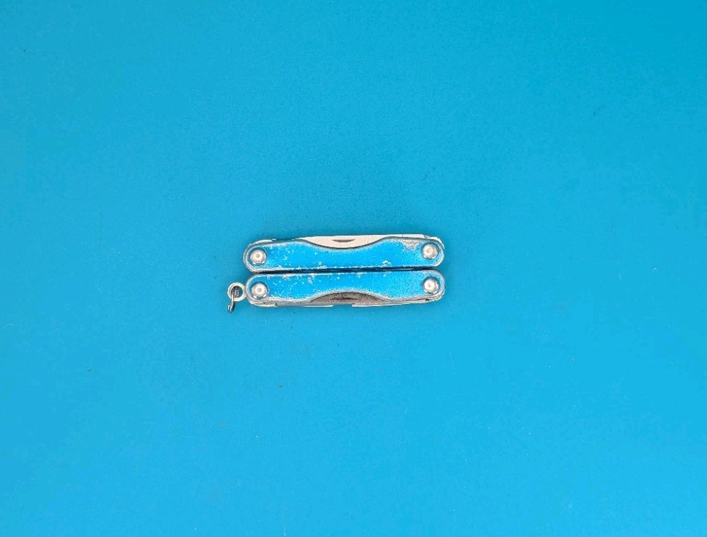 Leatherman Squirt P4 Multi-Tool, Key Ring, Retired, BLUE!