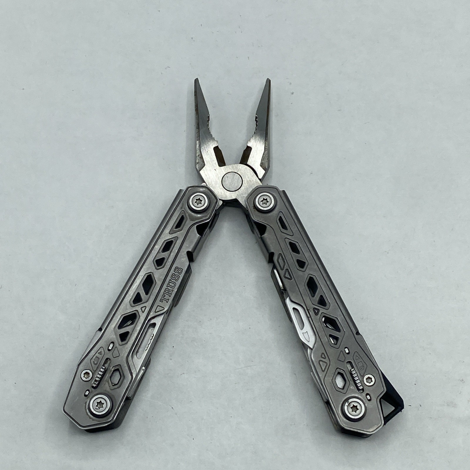 Gerber Truss Multi Tool – Gray