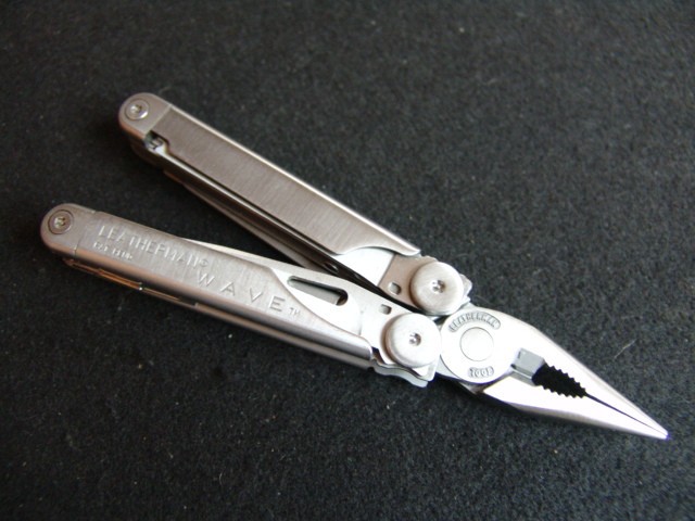 LEATHERMAN WAVE ORIGINAL-10-01- HUMMER-RETIRED COLLECIBLE-MINT-LEATHERMAN CASE