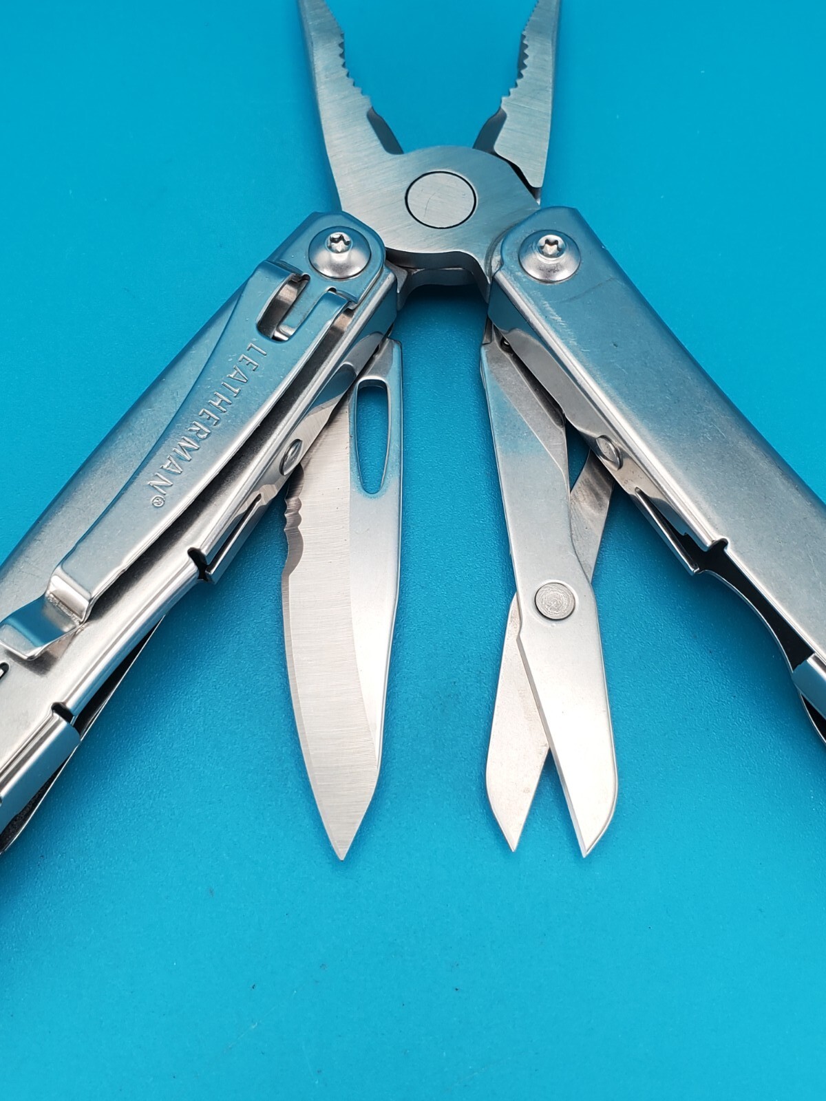 LEATHERMAN WINGMAN MULTI-TOOL! FAST SHIPPING!