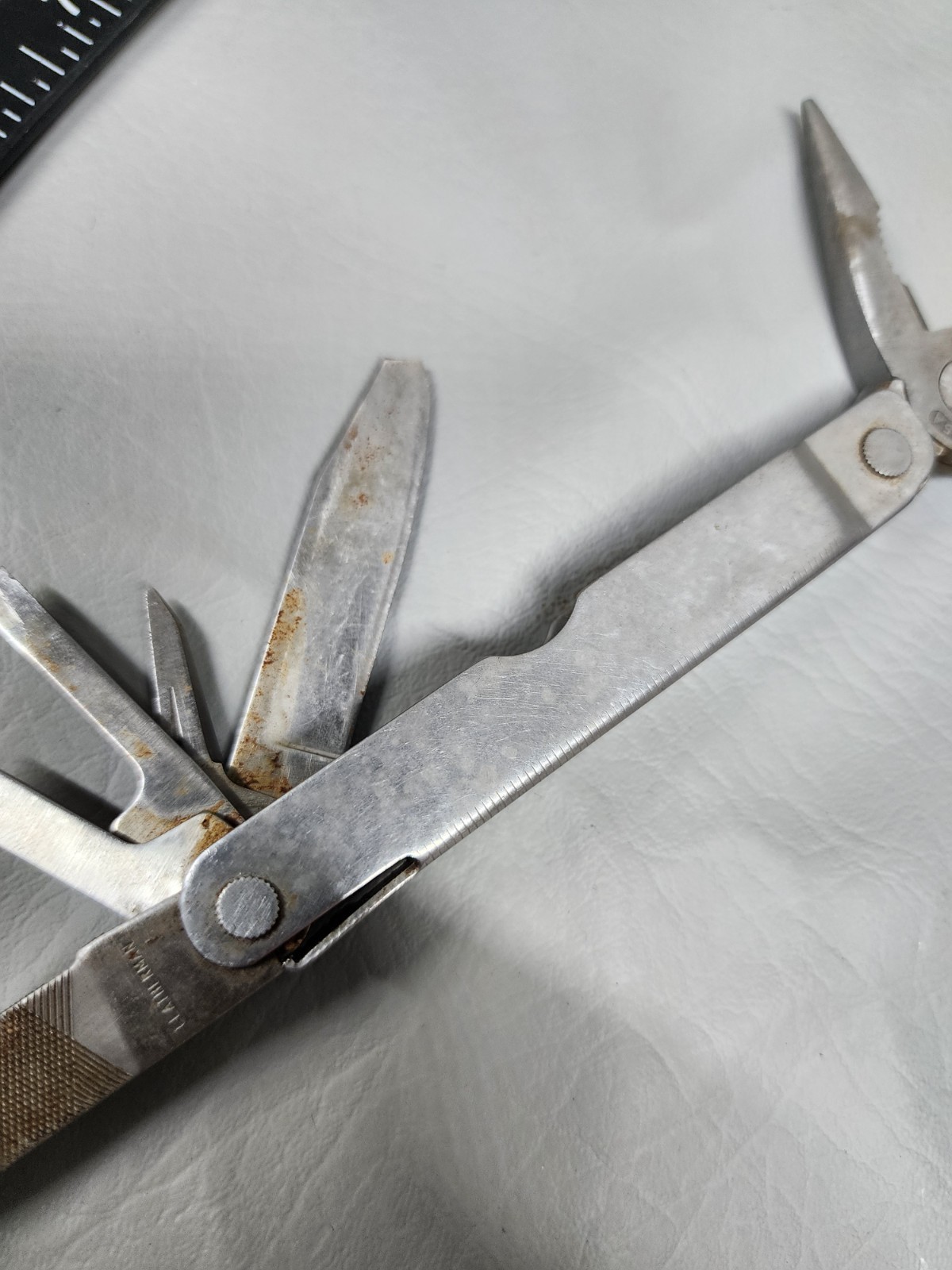 Leatherman Super Tool Original Multi-Tool Pliers Knife