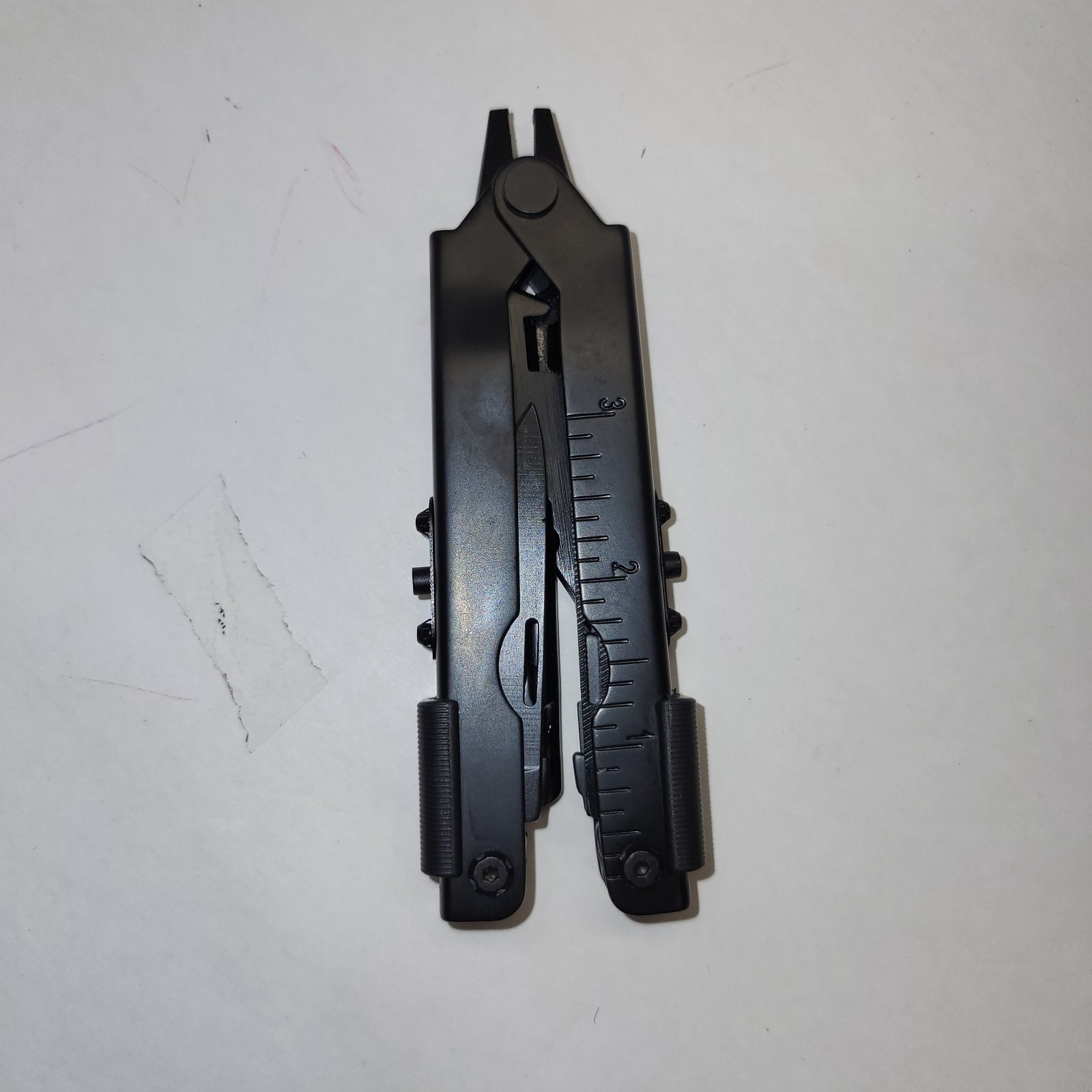 Multi tool 10 Tool Pliers Knife Screwdrivers Bottle Opener File Measure + Case