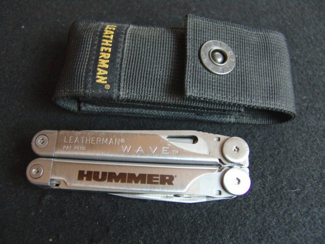 LEATHERMAN WAVE ORIGINAL-10-01- HUMMER-RETIRED COLLECIBLE-MINT-LEATHERMAN CASE