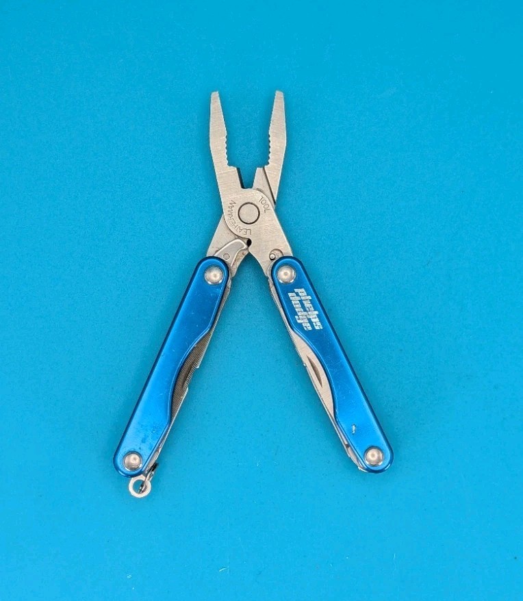 Leatherman Squirt P4 Multi-Tool, Key Ring, Retired, BLUE! *PHELPS DODGE*