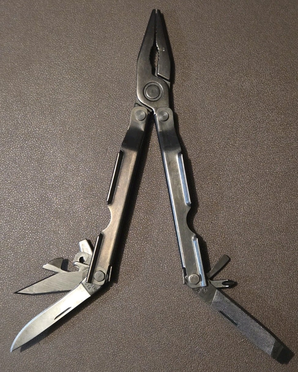 Gerber MPT Military Provisional Tool 5 Multi-Tool w/Leather Sheath Vintage Black