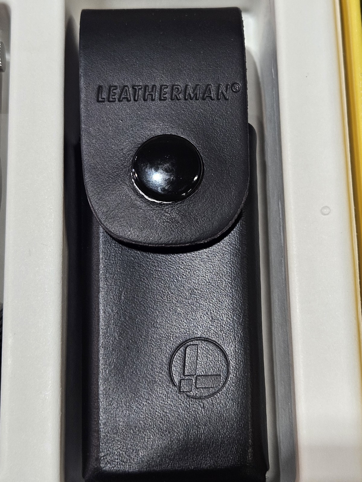 Leatherman Crunch multitool, LEATHER sheath. Made in USA. NEW UNUSED