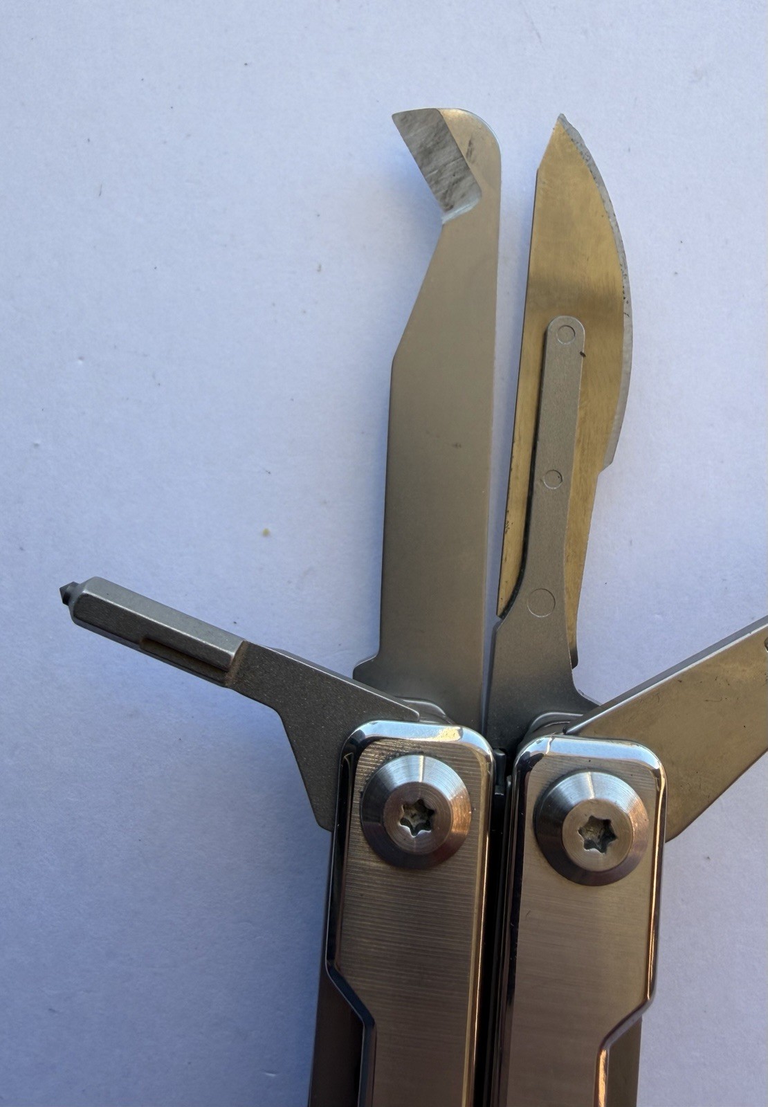 BIBURY OUTDOOR MINI MULTITOOL PLIERS W/BELT CLIP, BI2051A, EXCELLENT CONDITION!