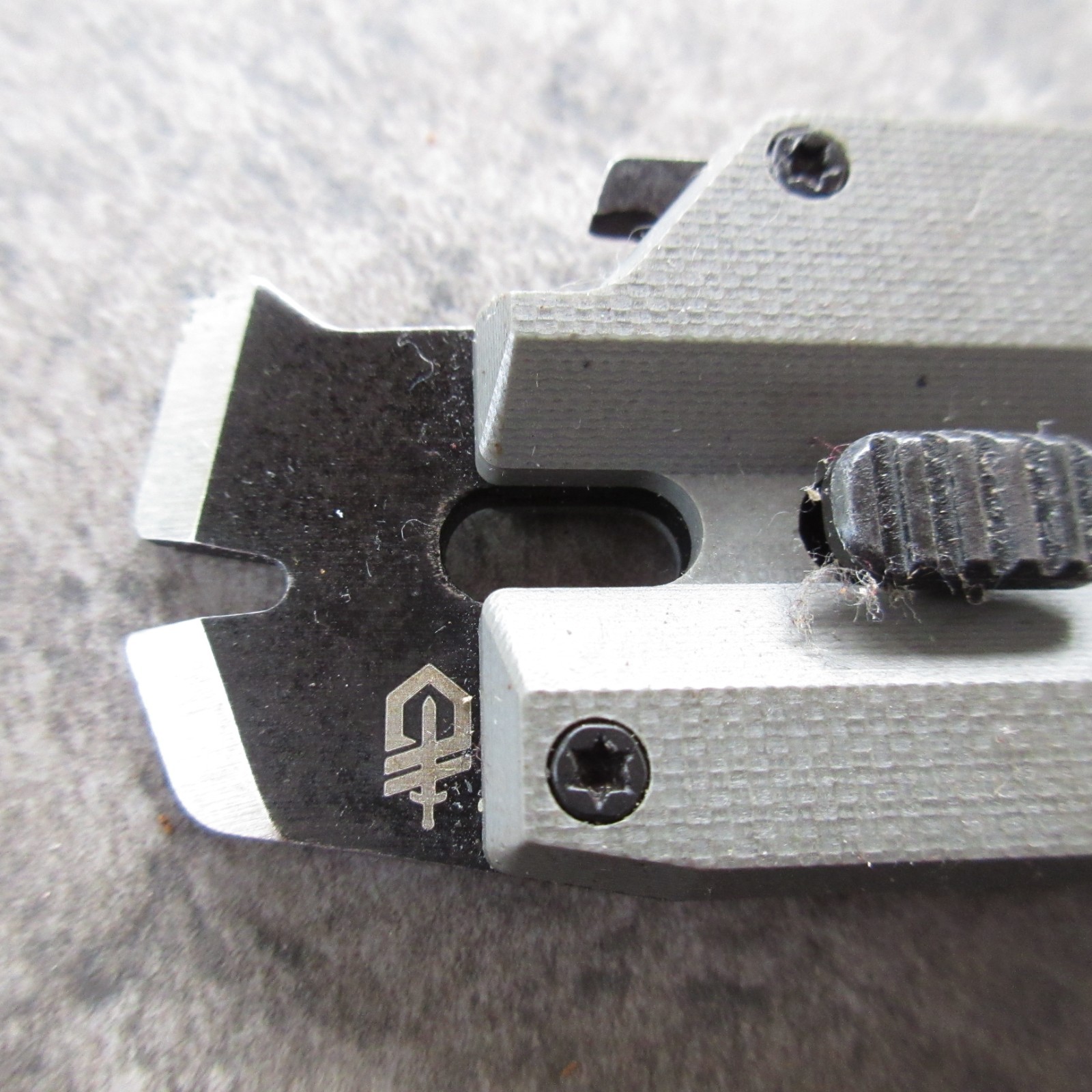 Gerber Prybrid Multi-tool 8970623A Box Cutter Pry Bar Nail Puller