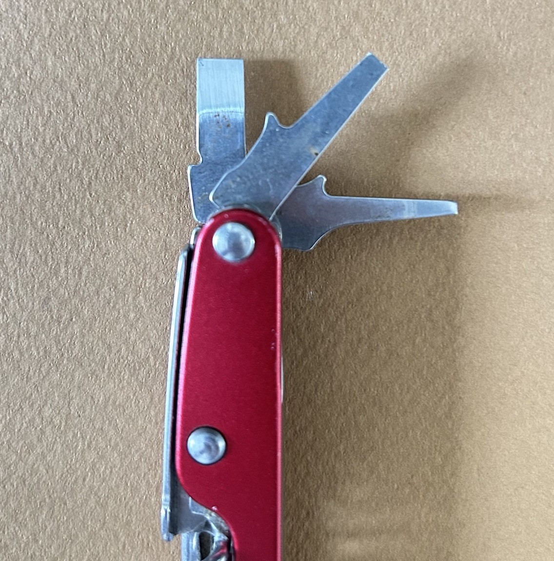 Leatherman Juice C2 Red Multi Tool Pocket Knife Corkscrew Compact EDC Retired