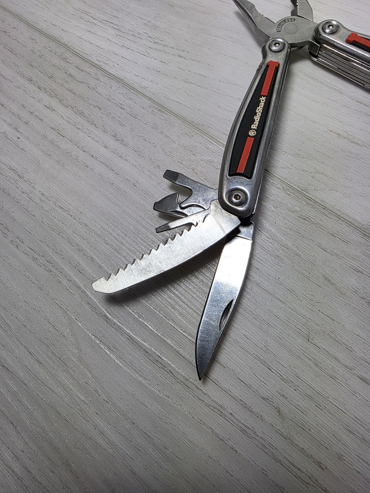 Radio Shack Multi Tool Pocket Utility Knife Rare Retired