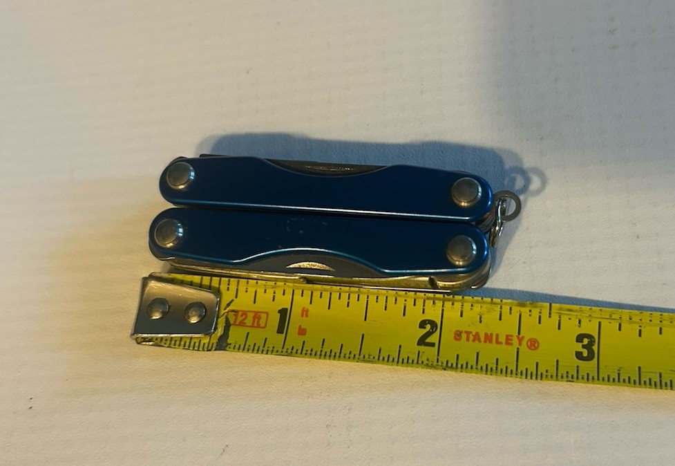 Leatherman Squirt P4 Multi-Tool Key Ring Retired Blue