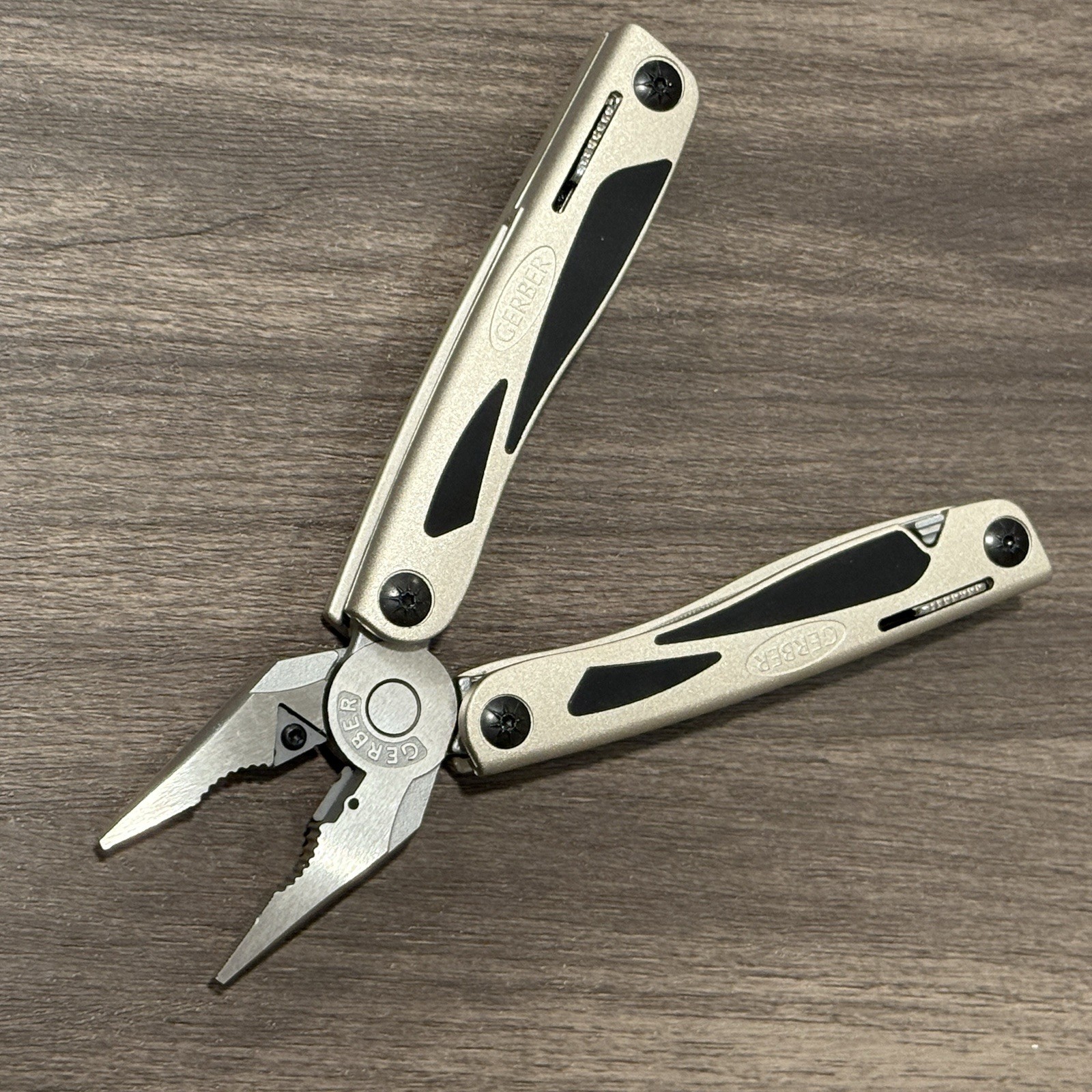 Gerber Legend MP800 Multi Tool /Multi Plier. Assembled in USA